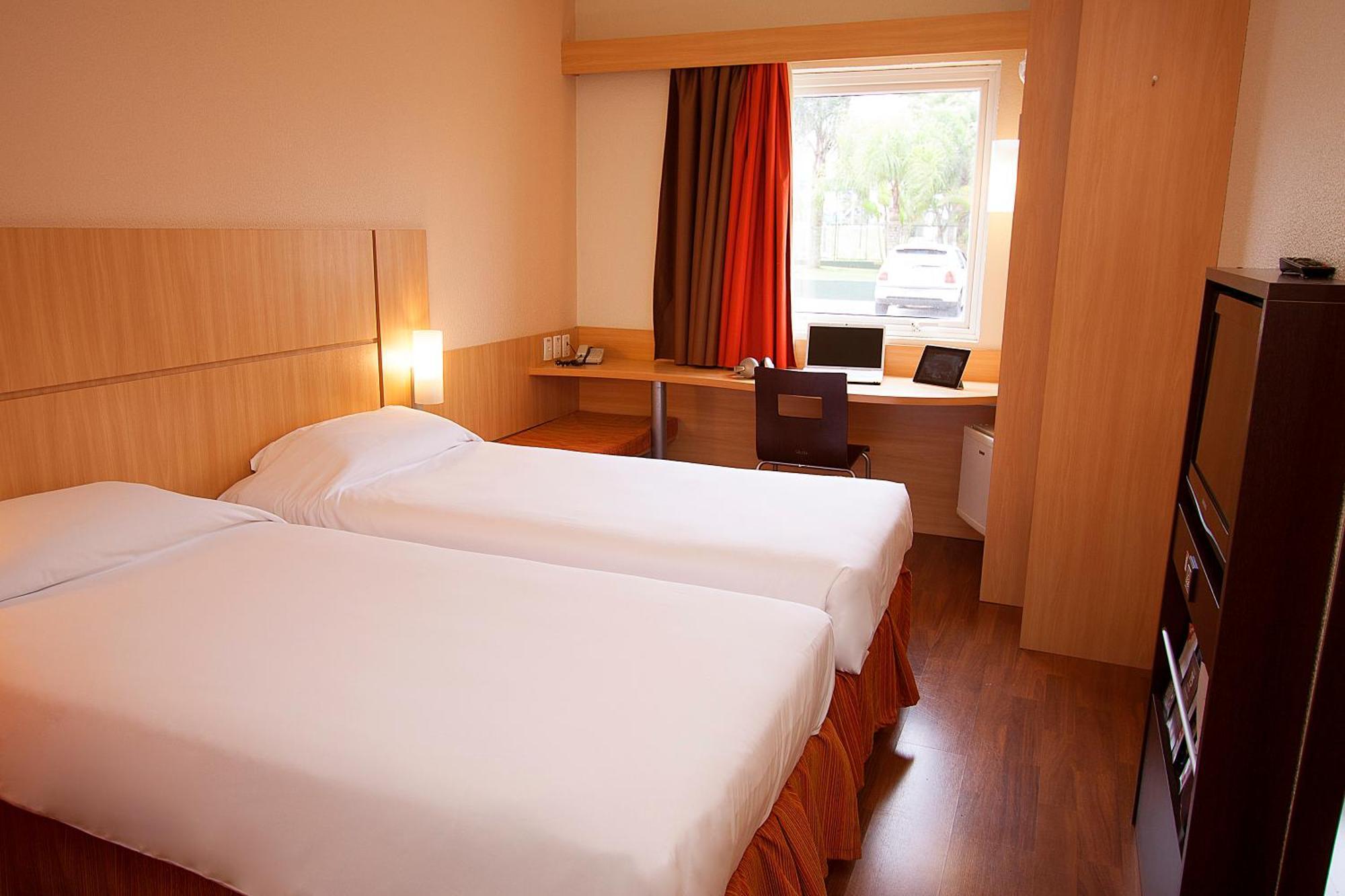 Hotel Ibis Curitiba Aeroporto São José dos Pinhais Zimmer foto